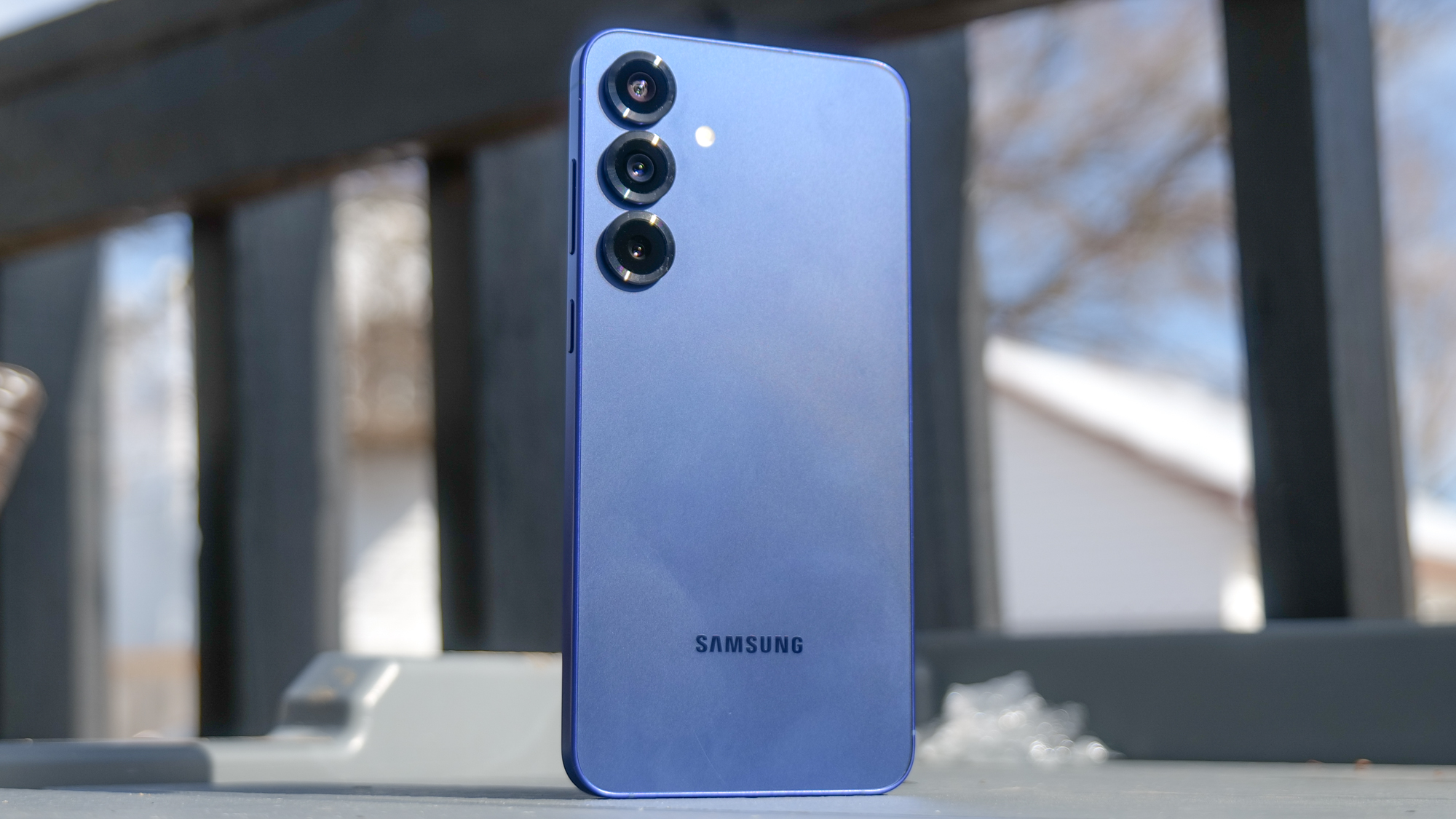 Camera tele 12MP zoom quang 3x mang lại hình ảnh sắc nét